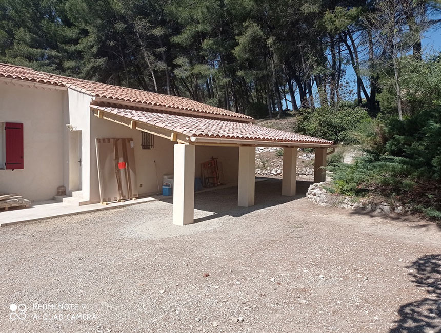 Réalisation d'un carport à Cheval-Blanc