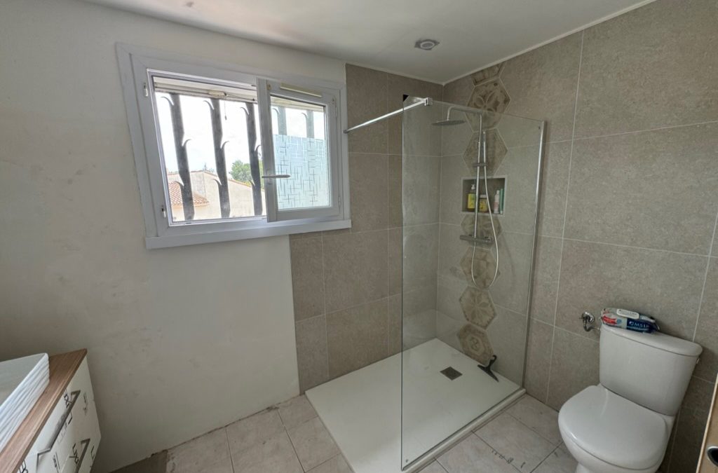 Salle de bain à Saint-Martin-de-Crau