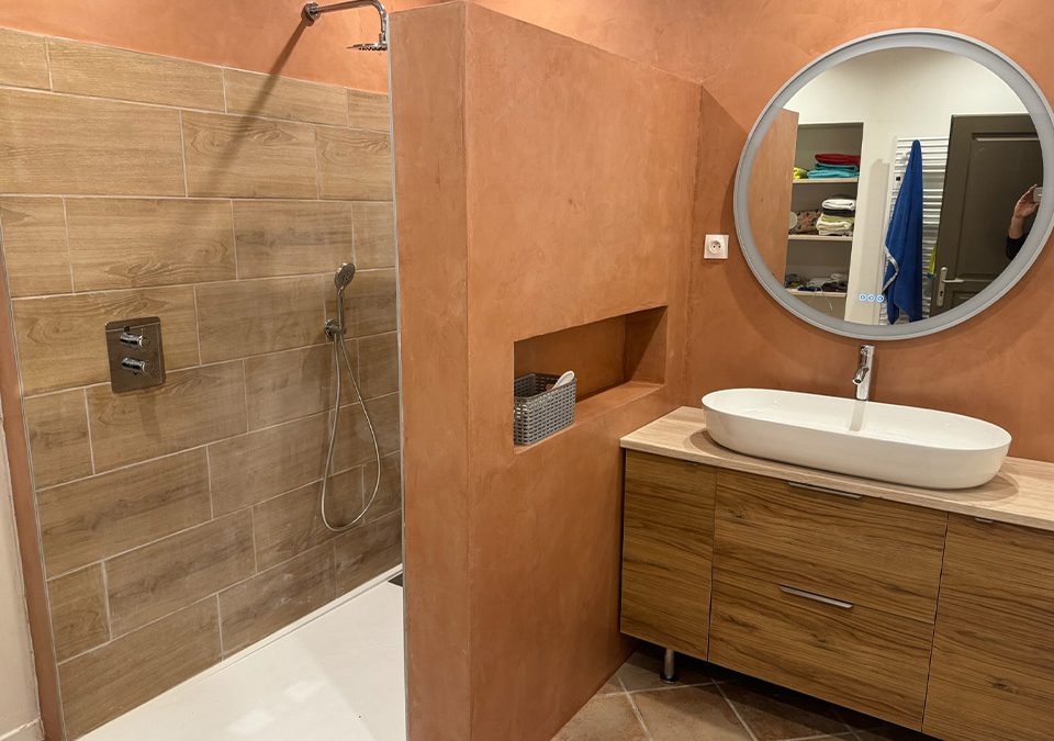 Rénovation d&rsquo;une salle de bain sur-mesure à Sénas